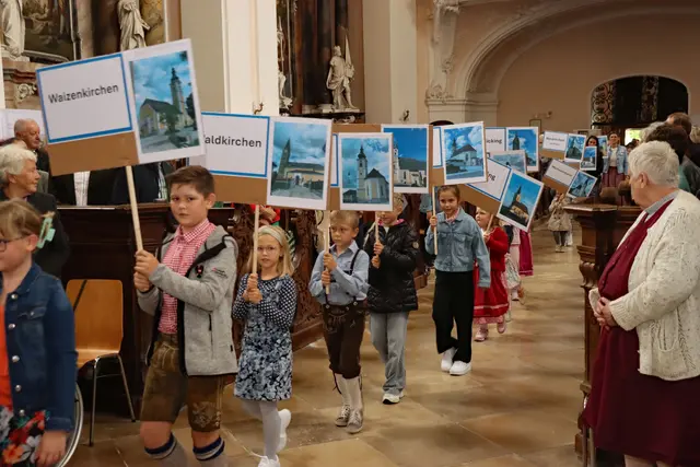 Zahlreiche Gläubige füllten am Sonntag die Stiftskirche Engelszell. Die Pfarre Engelszell-Peuerbach beging ihr einjähriges Gründungsfest mit einem feierlichen Gottesdienst.  | Foto: Rudolf Buchmair