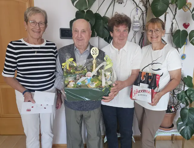 Inge Kapeller, Jubilar Otmar Prinz, Gerda Prinz und Gabriele Koller | Foto: PV Vitis