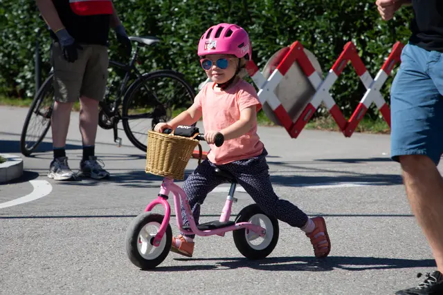 Bei spätsommerlichem Wetter wurde das Sportzentrum Weibern zum Treffpunkt für junge Radbegeisterte und ihre Familien. | Foto: Fotoclub Weibern