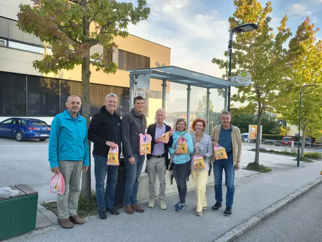Die Pendler freuten sich über ein kleines Frühstück. | Foto: Marktgemeinde St. Martin