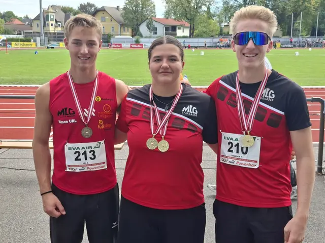 Die erfolgreichen Leichtathleten aus Mürzzuschlag: Simon Url, Ivy Lehmann, Theo Brünner. | Foto: Brünner