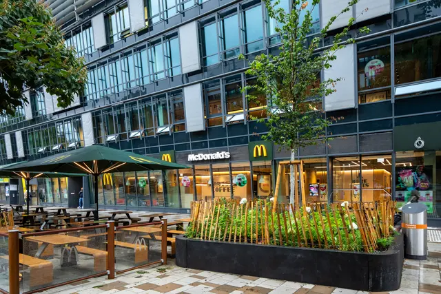 Der Mäcci beim Maria-Restituta-Platz ist wieder offen. | Foto: McDonalds Österreich