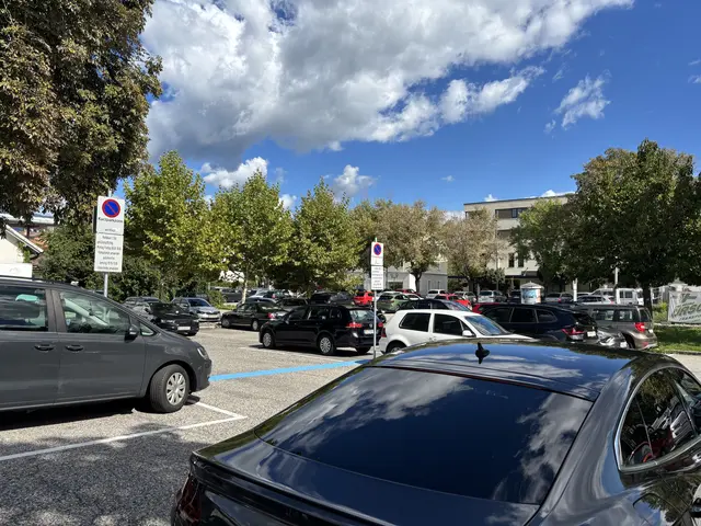 Neue Parkregelung: In der Italiener Straße wurden Stellplätze der blauen Zone neu zugeordnet. | Foto: MeinBezirk.at/Chiara Kresse