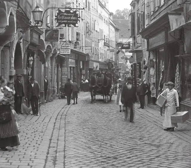 Der Erlös des neuen Wandkalenders wird in den Ankauf und die Erhaltung historischer Unterlagen für das Stadtarchiv investiert. | Foto: Stadtarchiv Steyr/Emil Prietzel