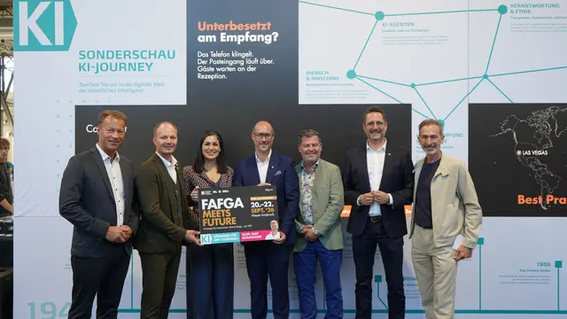 Von links: Hansjörg Stern (GF CMI), Johannes Anzengruber (Bürgermeister Innsbruck), Sebiye Cara (WK Tirol Messepräsidentin), Mario Gerber (Tourismuslandesrat), Stefan Kleinlercher (CMI), Alois Rainer (WK Tirol Spartenobmann), Georg Hofherr (GF P8) | Foto: Congress Messe Innsbruck