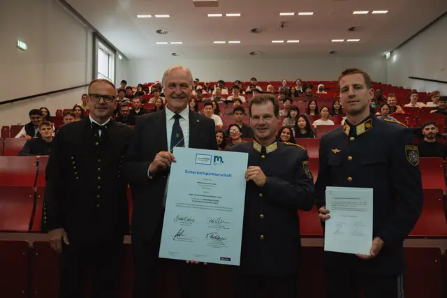 Polizei und Montanuniversität Leoben wollen Studierenden den bestmöglichen Start in Leoben ermöglichen. Dafür werden englischsprachige Workshops zu verschiedenen Sicherheitsthemen angeboten.  | Foto: LPD Stmk/Martinelli