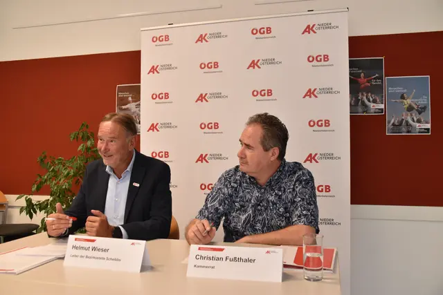 Bezirksstellenleiter Helmut Wieser und Kammerrat Christian Fußthaler bei der Präsentation der Halbjahresbilanz der Arbeiterkammer im Bezirk Scheibbs