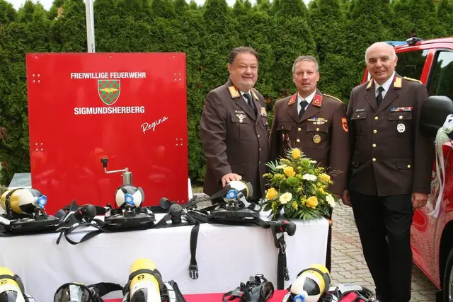 Bezirkskommandant Christian Angerer, Kommandant Roland Kloiber und Abschnittskommandant Thomas Beitelberger. | Foto: Andreas Kloiber
