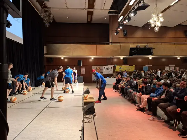 Die Mittelschule Klosterneuburg bot bei der Klosterneuburger Bildungsmesse vor zwei Jahren eine tolle Basketballshow.  | Foto: zVg.