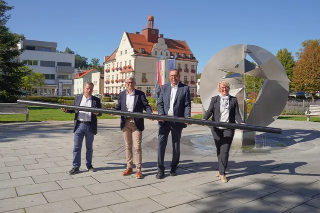 Andreas Pfusterer (WDL), Markus Brandlmayr (ÖVP, Bgm Bad Schallerbach), Klaus Höllerl (SPÖ, Bgm Schlüßlberg) und Maria Pachner (ÖVP, Bgm Grieskirchen). | Foto: Ortsmarketing Bad Schallerbach/Tamara Brunnbauer