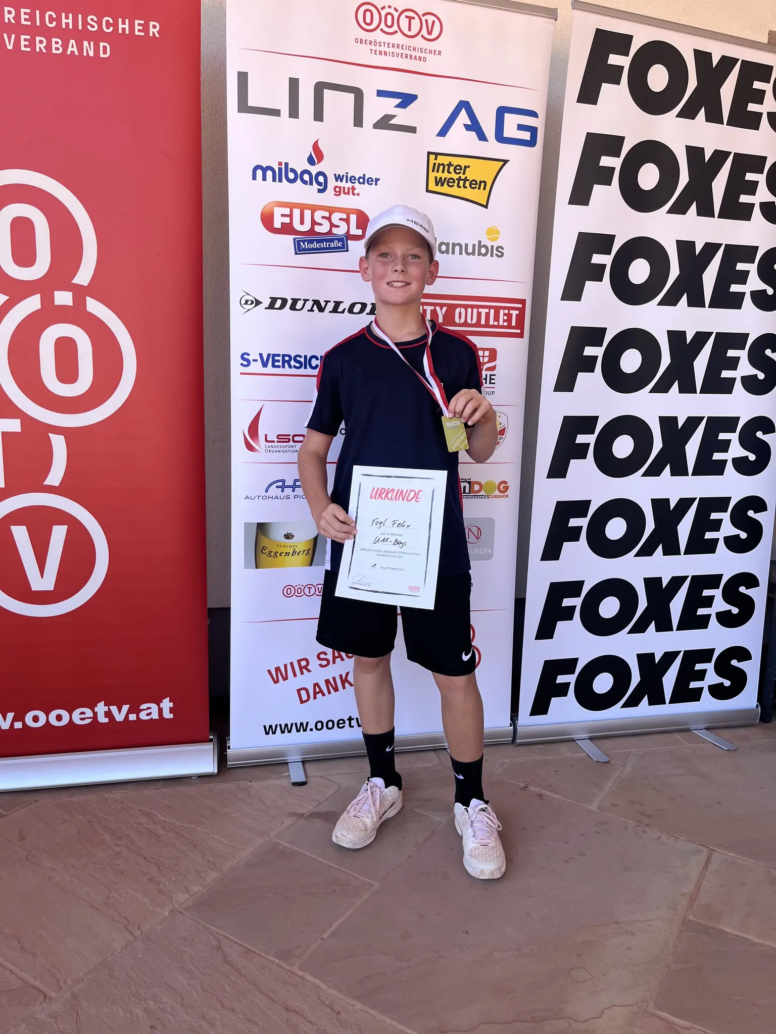 Großer Tennis-Erfolg: Felix Vogl aus Eferding jubelt über ...