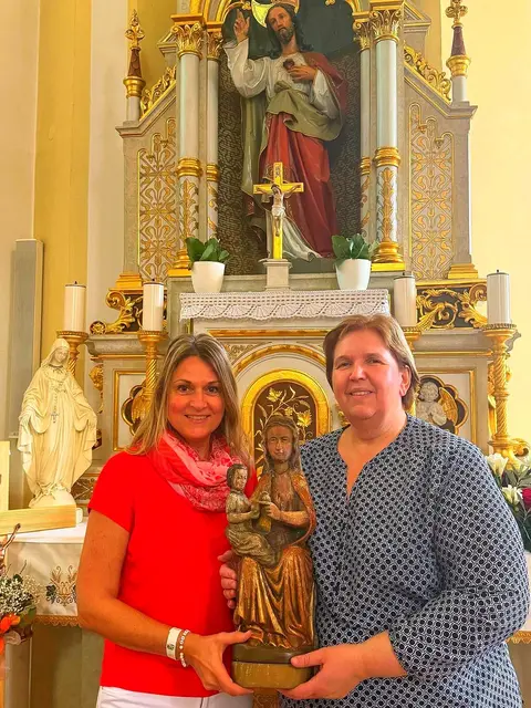 Anneliese Hirsch (geb. Czvitkovits) und Maria Kovacs