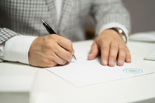 Im Darlehensvertrag stand ein anderer Name als jener der GmbH. Laut dem Angeklagten handelte es sich um einen Schreibfehler. | Foto: pixabay.com/Maximilianovich