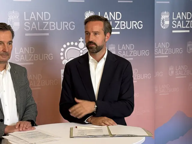 Landeshautfrau-Stellvertr. Stefan Schnöll neben Landesrat Martin Zauner | Foto: Büro Schnöll