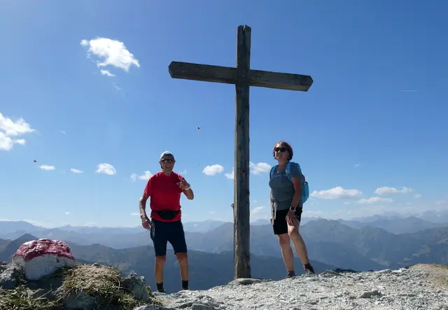 Auf dem Gründegg, von hier sind die Hohen Tauern mit dem Großglockner gut zu sehen.
