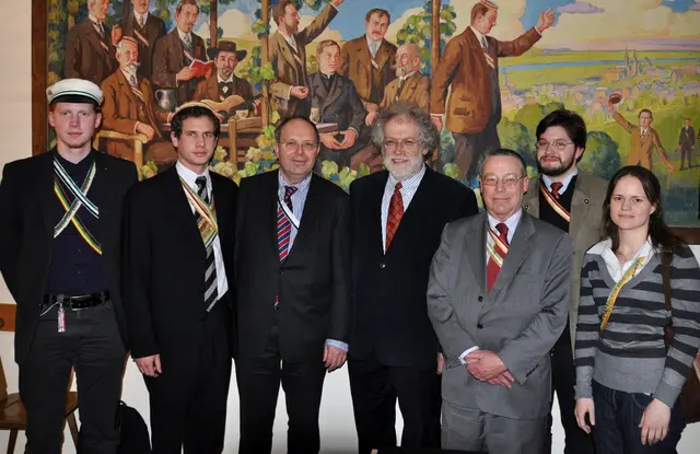 Nobelpreisträger Anton Zeilinger (4.v.l.) sprach im Jahr 2010 zum Thema „Einsteins Spuk und der Quantencomputer".
 | Foto: Klosterneuburger Akademie