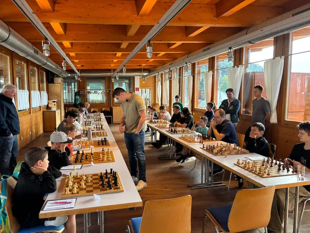 GN Dominik Horvath spielte Simultan auf 20 Brettern. | Foto: SPG Hall/Mils