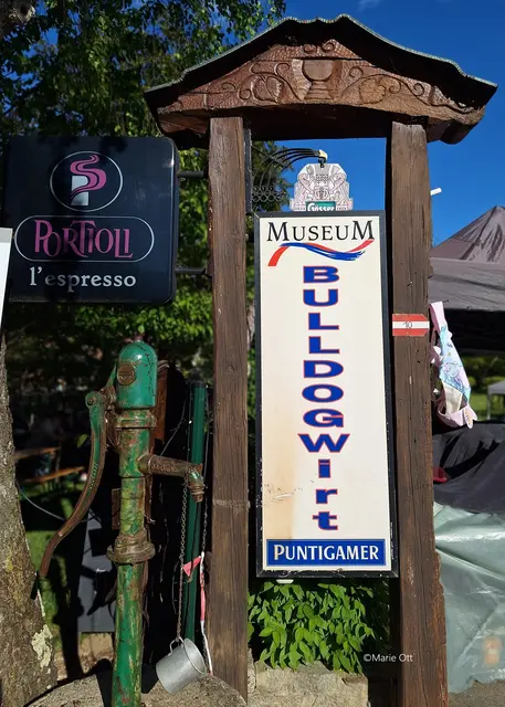 Museum BULLDOGWirt, Südoststeiermark, Hof bei Straden