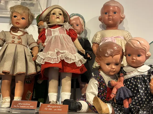 Im Puppen- und Spielzeugmuseum Baden erzählen Puppen, Teddys und historisches Spielzeug von vergangenen Kindertagen. | Foto: Puppenmuseum