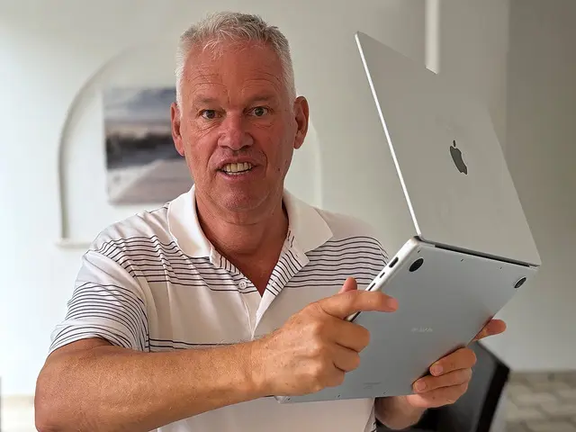 Hansi Oberländer: Ein Musikgehör, ein Laptop und ChatGPT ergeben stimmige Songs. | Foto: Oberländer