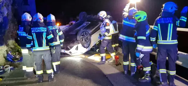 Einsatzkräfte vor Ort. | Foto: FF Bad Eisenkappel und FF Miklauzhof