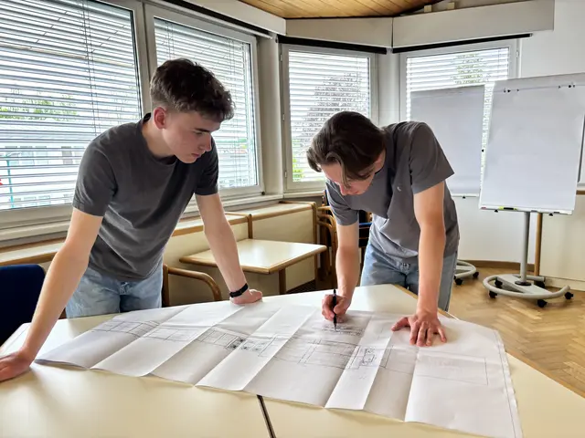 Lehrlingsredakteur Moritz (l.) gemeinsam mit seinem Bruder Lukas (r.). | Foto: Moritz Hötzel
