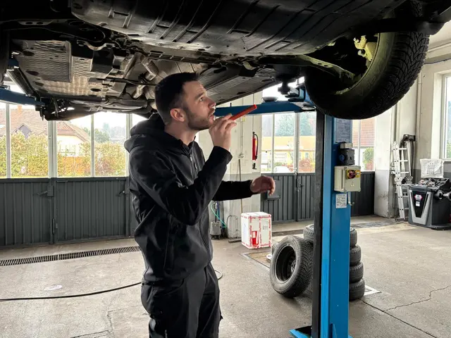 Zekar übernahm Anfang 2026 nach sieben Jahren im traditionsreichen Autohaus Rehrl den Betrieb und führt ihn heute als "ZeCar Kfz-Technik". | Foto: Manuela Zekar
