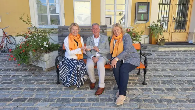 Isolde Saupa und Hildegard Biedermann vom Soroptimist Club St. Veit/Glan mit Bürgermeister Franz Pfaller.  | Foto: Marktgemeinde Maria Saal