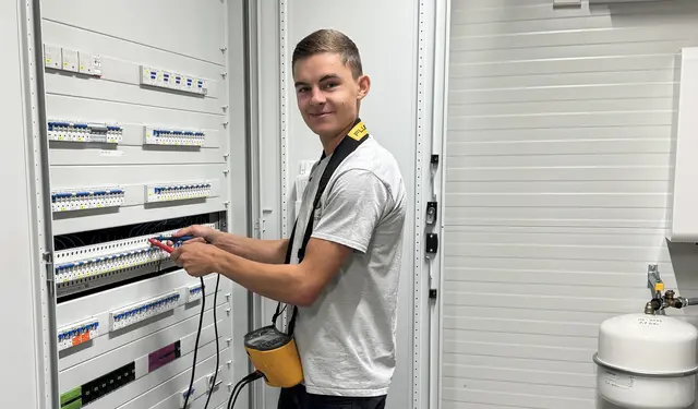 Thomas Ebenhofer absolvierte bei Elektro Pühringer die vierjährige Lehre zum Elektrotechniker. Während der Ausbildung entschied er sich für Lehre mit Matura. | Foto: Elektro Pühringer GmbH
