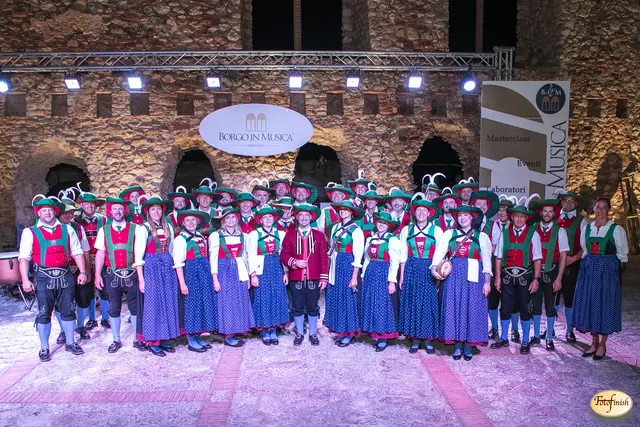 Grande Spettacolo: Die Musikkapelle Birgitz sorgte in Sizilien beim "Borgo in Musica" für Begeisterung. | Foto: Musikkapelle Birgitz