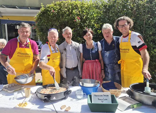 In Bad Eisenkappel wurde die traditionelle Moosburger Eierspeiß zubereitet.  | Foto: Marktgemeinde Moosburg