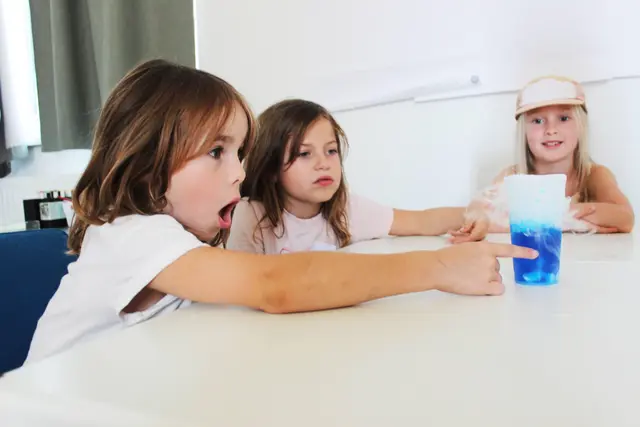 Experimente machten den Kindern Spaß. | Foto: Susanne Binder