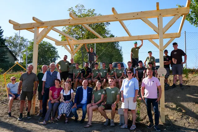Der Sportplatz in Ollern hat dank der Landjugend Fragnerland einen neuen Look erhalten.  | Foto: Marktgemeinde Sieghartskirchen