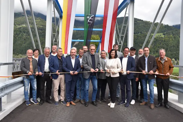 Die neue Waidegger Gailbrücke wurde nach mehreren Jahren Planung und Bauzeit nun offiziell eröffnet. | Foto: MeinBezirk