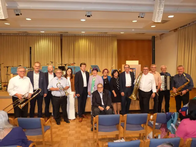 Gemeinsam lässt das Team der Oberpullendorfer Gemeinde mit den Musikern die Stadt in neuem Ton erklingen.  | Foto: Vanessa Wittmann