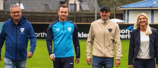 Der Vorstand des ASK Köflach und Trainer Kevin Friesenbichler begrüßten Gerald Strafner (2. v. r.) als neuen sportlichen Leiter. | Foto: ASK Mochart Köflach