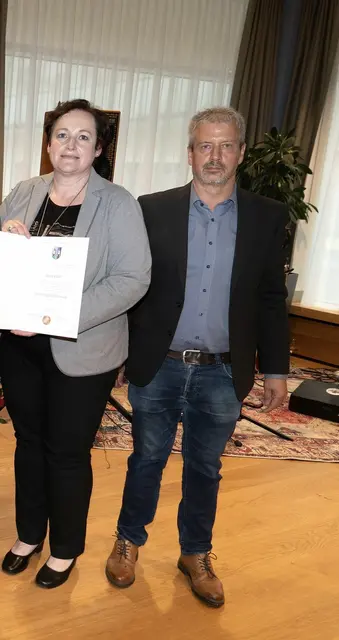 Nach dem Rücktritt von Bürgermeister Alois Six (r.) kandidiert Vizebürgermeisterin Marita Achleitner (l.) für seine Nachfolge. | Foto: photoDESIGN Karin Lacher