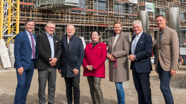 V.l.: Marc Suppin (Personaldirektor OÖG), Harald Schöffl (Geschäftsführer OÖG), Ernst Weilguny (Pflegedirektor Klinikum Freistadt), Andrea Gündhör (kaufmännische Direktorin Klinikum Freistadt), Barbara Etzlstorfer (ärztliche Direktorin Klinikum Freistadt), Karl Lehner (Geschäftsführer OÖG), Reinhold Mittermayr (technische Direktion OÖG) | Foto: OÖG
