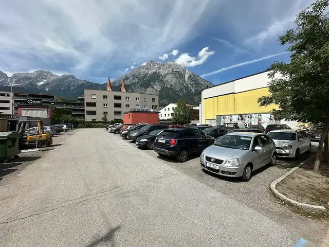 Derzeit wird die Fläche als Parkplatz genützt | Foto: Marktgemeinde Telfs