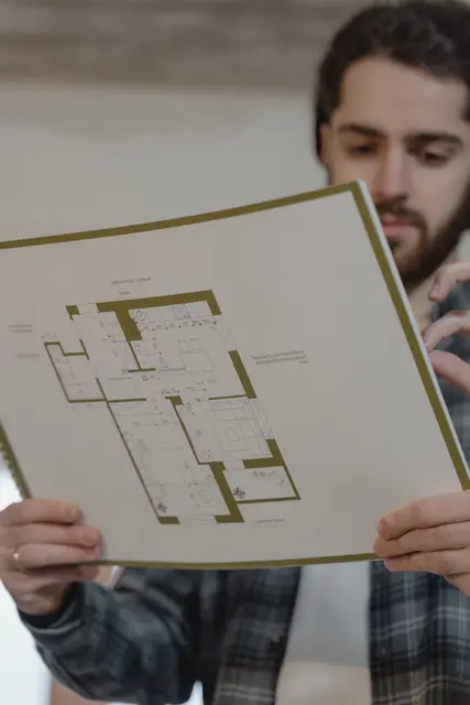 Neues Büro am Mistelbacher Hauptplatz: Michael Köhbach und Reinhard Plocek bündeln ihre Fachkompetenz rund ums Bauen. (Symbolfoto) | Foto: pexels / Tima Miroshnichenko