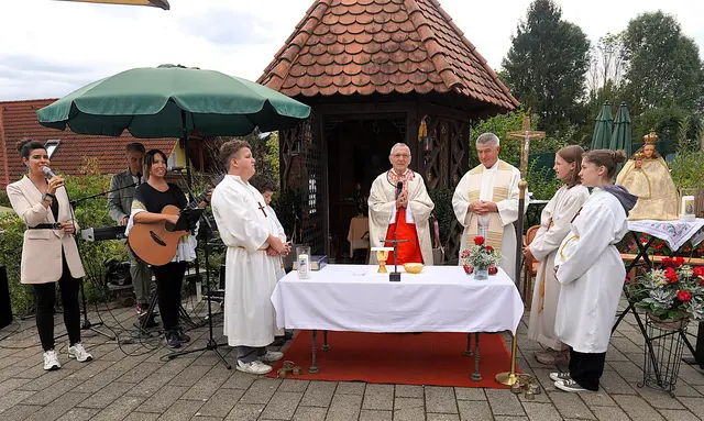 Beim Zellerfest erinnerte ein Gottesdienst mit Gerhard Rechberger, emeritierter Propst des Stifts Vorau an den kirchlichen Ursprung des Kirtags. | Foto: Waltraud Wachmann