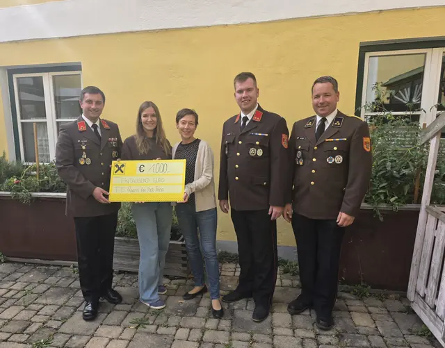 Patrick Decjmar, Julia Zwickl, Waltraud Hahn, David Dejcmar und Michael Rutter | Foto: WIR für Raabs
