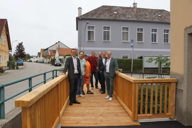 Begehung der neuen Brücke in Peisching. | Foto: Stadtgemeinde Neunkirchen