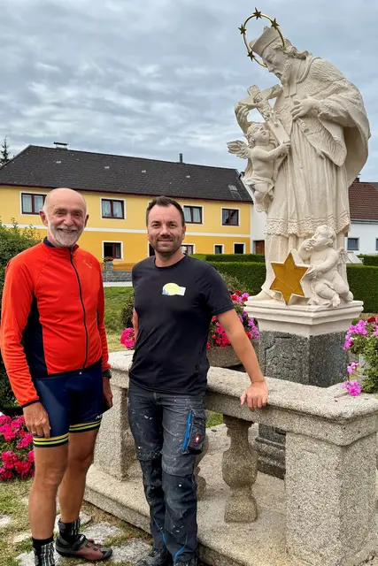 Bürgermeister Josef Schaden und Steinmetzmeister Rainer Hofmann  | Foto: Marktgemeinde Schweiggers