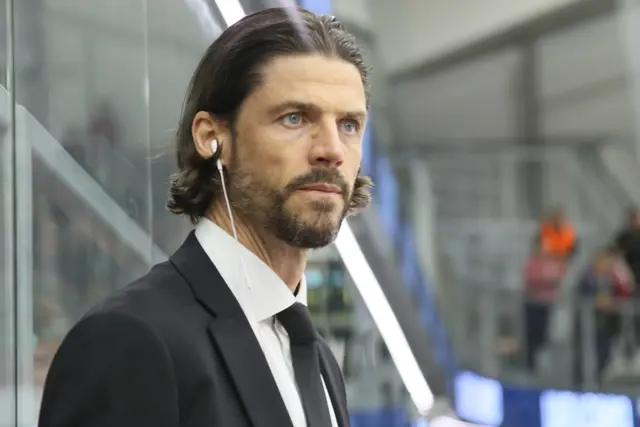 Hat das Spiel genau im Blick: Assistant Coach Christoph Brandner | Foto: MeinBezirk.at/Michael Kurz