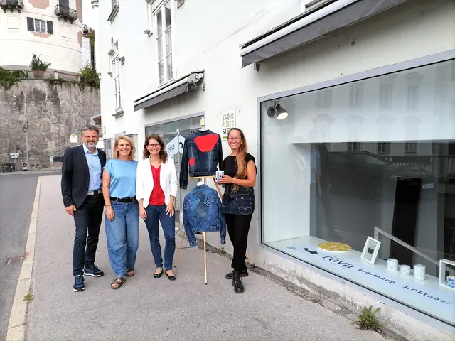 Innenstadtmanager Ralf Reiter, Daniela Zeiner (Steyr / Stadt.Impuls), Vizebürgermeisterin Anna-Maria Demmelmayr, Eva Ortner (Atelier reva). (v. li.). | Foto: Steyr / Stadt.Impuls