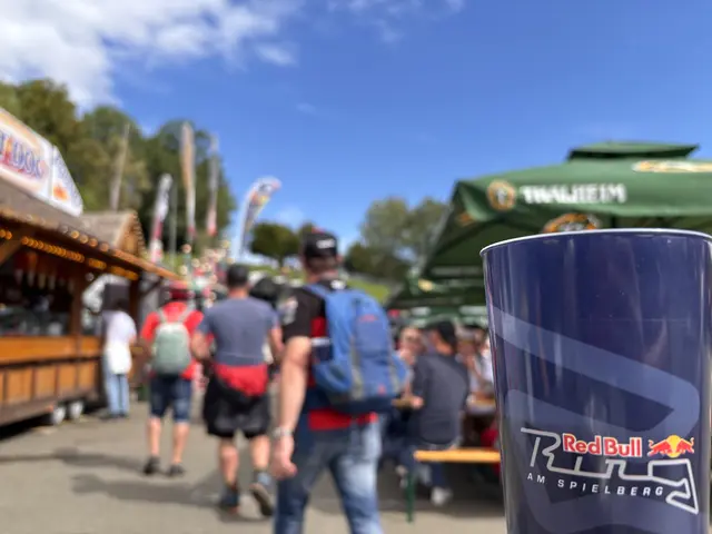 In der Fanzone gibt es Essen und Getränke im Überfluss. Doch was kostet Bier, Pommes und Co.?