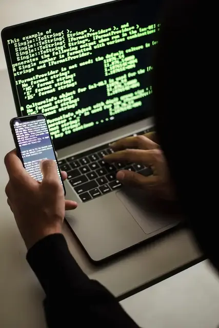 Telefonbetrug in Kufstein: Frau verliert fünfstelligen Betrag an Kriminelle. (Symbolbild) | Foto: pexels / Sora Shimazaki