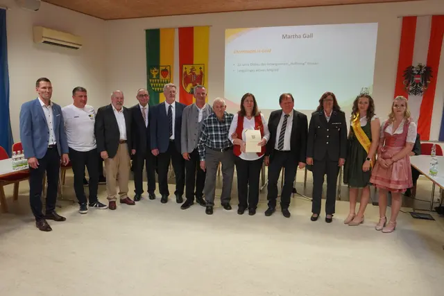 Zahlreiche Wiesener Gemeindebürgerinnen und Gemeindebürger wurden im Zuge der Festsitzung geehrt.  | Foto: MeinBezirk/Barbara Babonitsch-Diewald