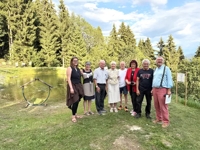 Die mitwirkenden Künstlerinnen und Künstler zum Thema: „Flüstern“:
Ina Seiser, Waltraut Winkler, Hans Pucher-Pacher, Gitti Schmid-Schmidsfelden, Werner Kastiunig, Tanja Krauß, Hans Freithofnig, Werner Schachner sowie Mathilde Steiner.